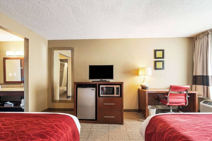 Room 52 of 99
