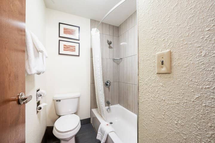 Room 73 of 99